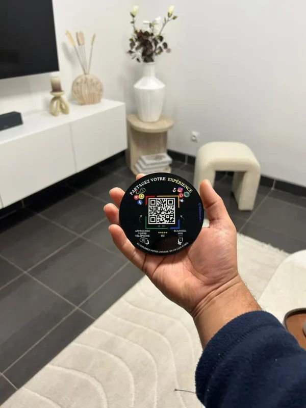 Pastille NFC ScanUpp ronde avis Google et réseaux sociaux